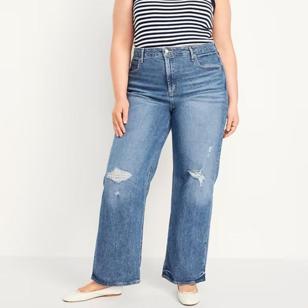 Extra High-Waisted Sky-Hi Wide Leg Jeans in Ripped Medium Wash